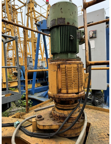 Liebherr 63LC - Toronydaru: 5 kép. Liebherr 63LC - Toronydaru: 5 kép.