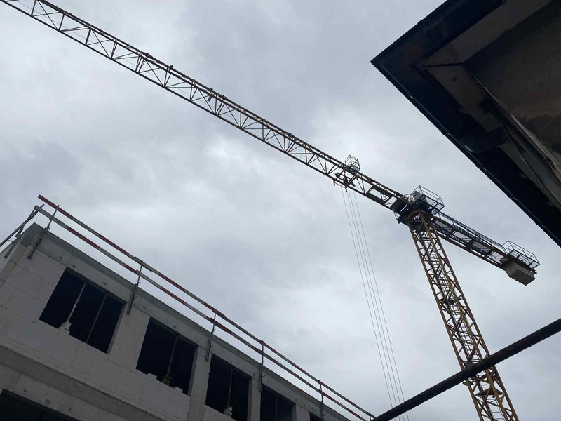 Liebherr 71EC-B5 cabin/radio stering - Toronydaru: 4 kép. Liebherr 71EC-B5 cabin/radio stering - Toronydaru: 4 kép.