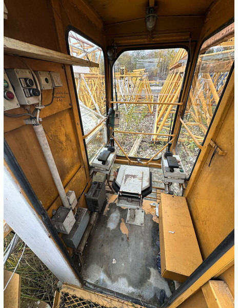 Liebherr 71EC - Toronydaru: 2 kép. Liebherr 71EC - Toronydaru: 2 kép.