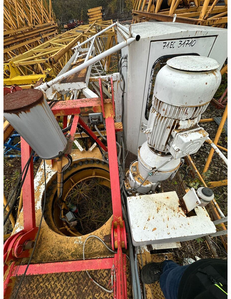 Liebherr 71EC - Toronydaru: 4 kép. Liebherr 71EC - Toronydaru: 4 kép.