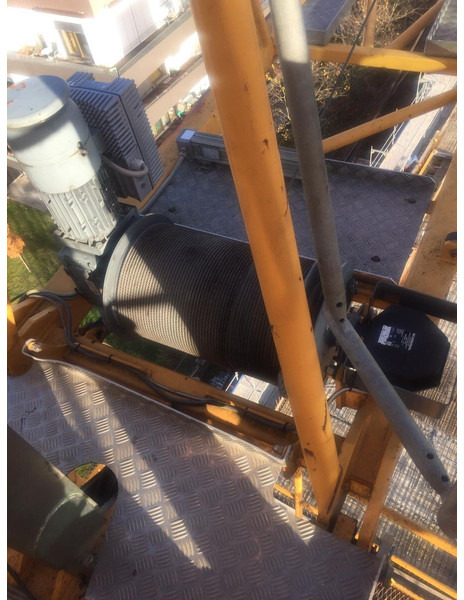 Liebherr 90EC-B 2010yom, 50m jib - Toronydaru: 4 kép. Liebherr 90EC-B 2010yom, 50m jib - Toronydaru: 4 kép.