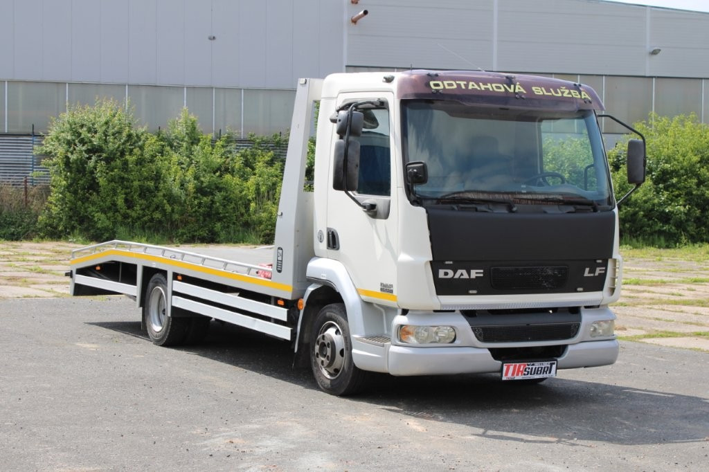 DAF FA LF 45.130 ODTAHOVÉ VOZIDLO - Vontató: 1 kép. DAF FA LF 45.130 ODTAHOVÉ VOZIDLO - Vontató: 1 kép.