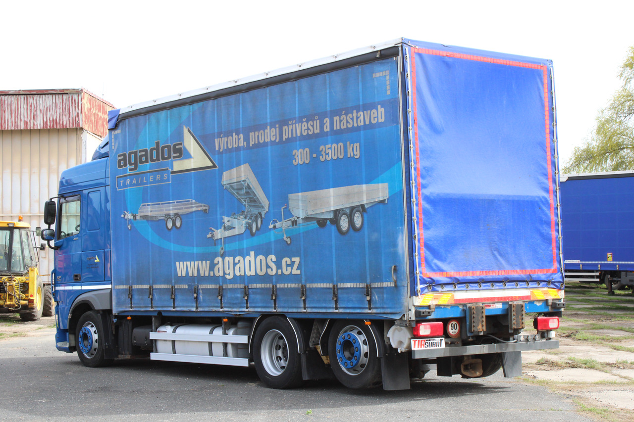 DAF XF 460 FAR - Ponyvás teherautó: 3 kép. DAF XF 460 FAR - Ponyvás teherautó: 3 kép.