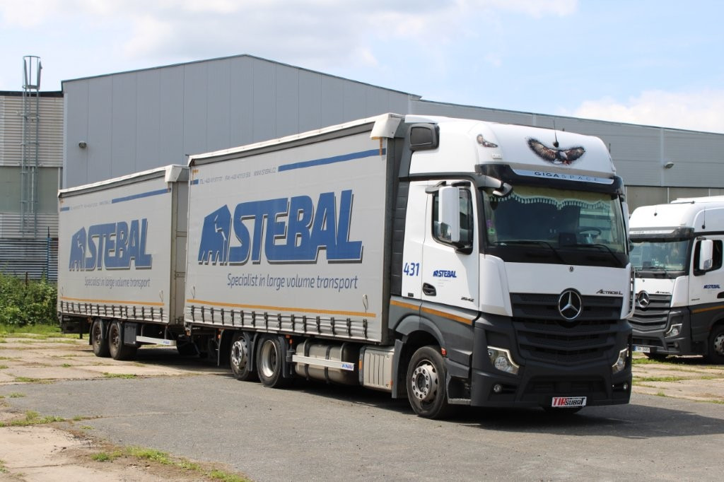 Mercedes-Benz Actros 2542 NAVIGACE + PANAV TVK 18 M (8,20m x 2,4 - Ponyvás teherautó, Ponyvás pótkocsi: 1 kép. Mercedes-Benz Actros 2542 NAVIGACE + PANAV TVK 18 M (8,20m x 2,4 - Ponyvás teherautó, Ponyvás pótkocsi: 1 kép.