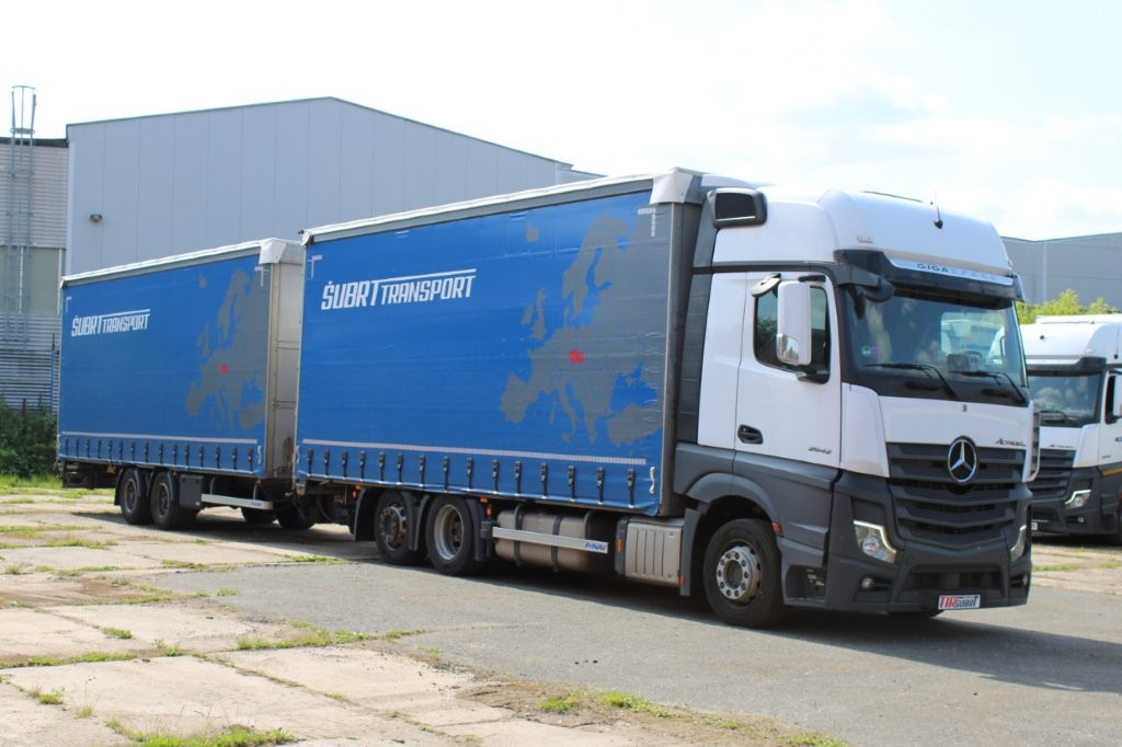 Mercedes-Benz Actros 2542 NAVIGACE + PANAV TVK 18 M (8,20m x 2,4 - Ponyvás teherautó, Ponyvás pótkocsi: 2 kép. Mercedes-Benz Actros 2542 NAVIGACE + PANAV TVK 18 M (8,20m x 2,4 - Ponyvás teherautó, Ponyvás pótkocsi: 2 kép.