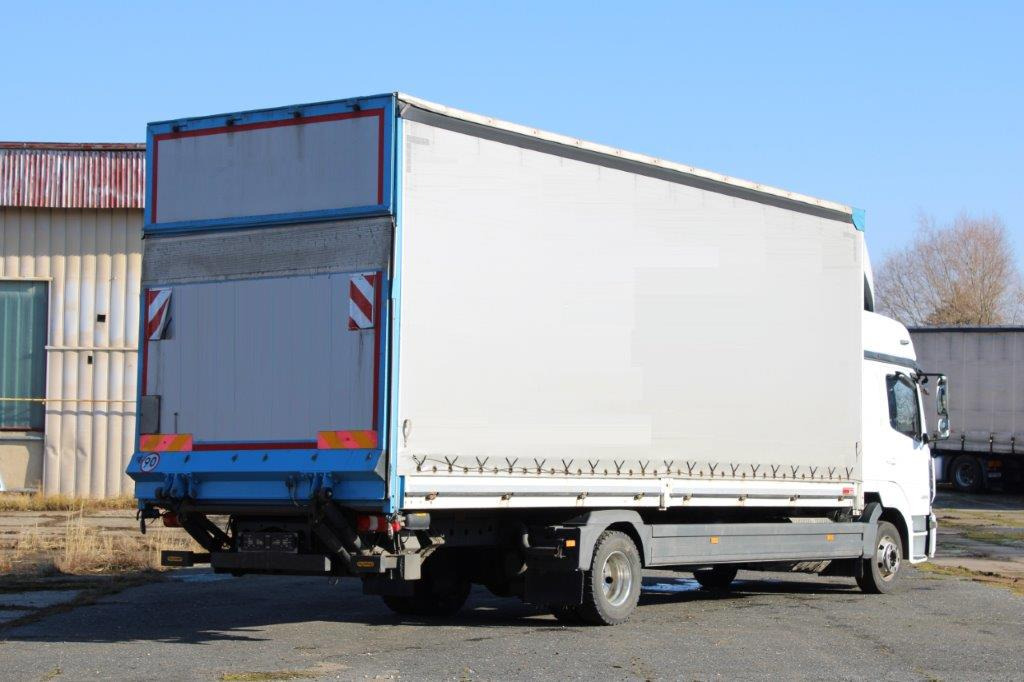 Mercedes-Benz Atego 1223 - Ponyvás teherautó: 2 kép. Mercedes-Benz Atego 1223 - Ponyvás teherautó: 2 kép.