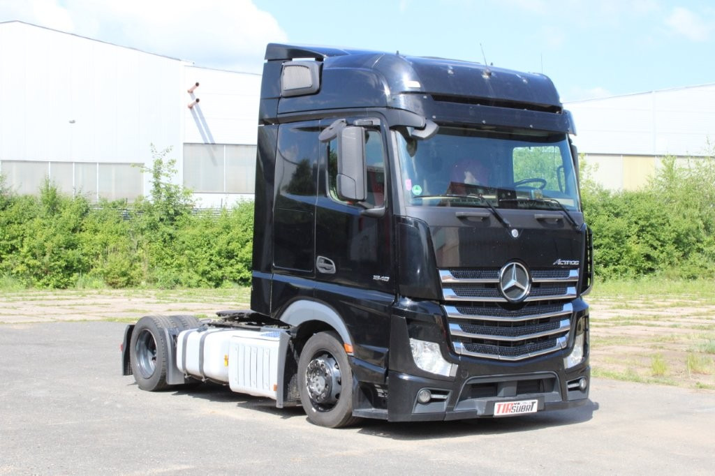 Mercedes-Benz ACTROS 1848, LOWDECK - Nyergesvontató: 1 kép. Mercedes-Benz ACTROS 1848, LOWDECK - Nyergesvontató: 1 kép.