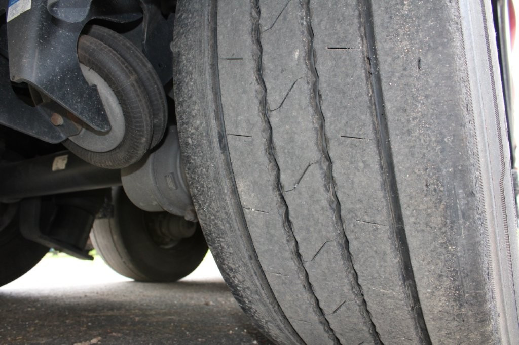 Schmitz Cargobull SCB*S3T VARIOS, ZVEDACÍ NÁPRAVA - Ponyvás félpótkocsi: 5 kép. Schmitz Cargobull SCB*S3T VARIOS, ZVEDACÍ NÁPRAVA - Ponyvás félpótkocsi: 5 kép.