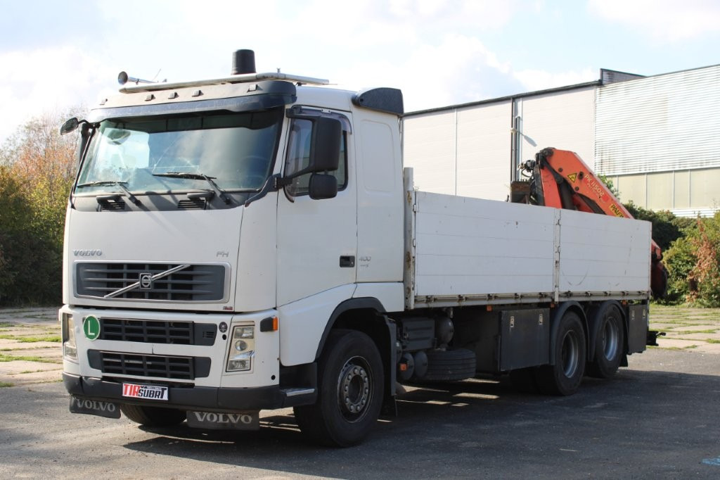 Volvo Volvo FH 13 400 62R PALFINGER PK 11502 EURO 5 - Platós teherautó, Darus autó: 2 kép. Volvo Volvo FH 13 400 62R PALFINGER PK 11502 EURO 5 - Platós teherautó, Darus autó: 2 kép.