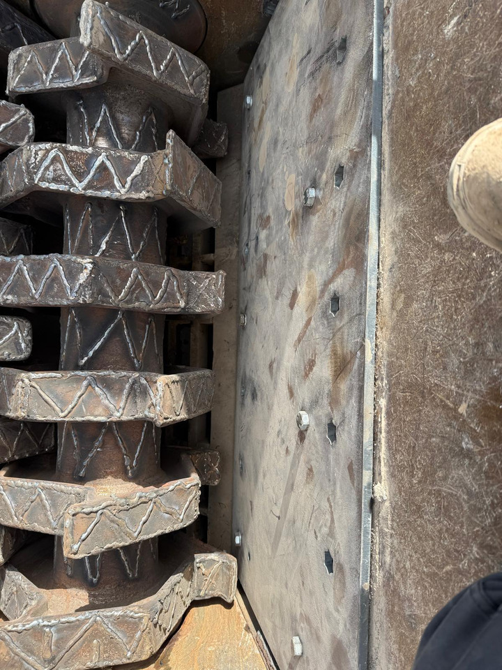 Arjes Impaktor 250 EVO - Ipari aprítógép: 3 kép. Arjes Impaktor 250 EVO - Ipari aprítógép: 3 kép.