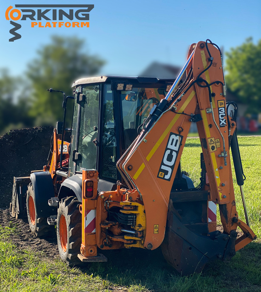 JCB 3CX Compact - Kotrórakodó: 3 kép. JCB 3CX Compact - Kotrórakodó: 3 kép.