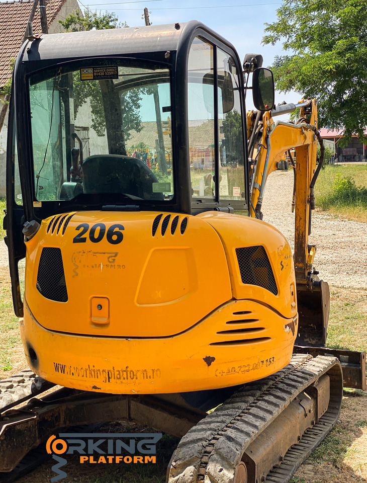 JCB 8030 ZTS - Minikotró: 3 kép. JCB 8030 ZTS - Minikotró: 3 kép.