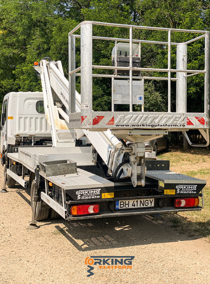 MULTITEL MT 182 DS - Emelőkosaras teherautó: 3 kép. MULTITEL MT 182 DS - Emelőkosaras teherautó: 3 kép.