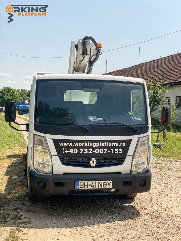 MULTITEL MT 182 DS - Emelőkosaras teherautó: 2 kép. MULTITEL MT 182 DS - Emelőkosaras teherautó: 2 kép.