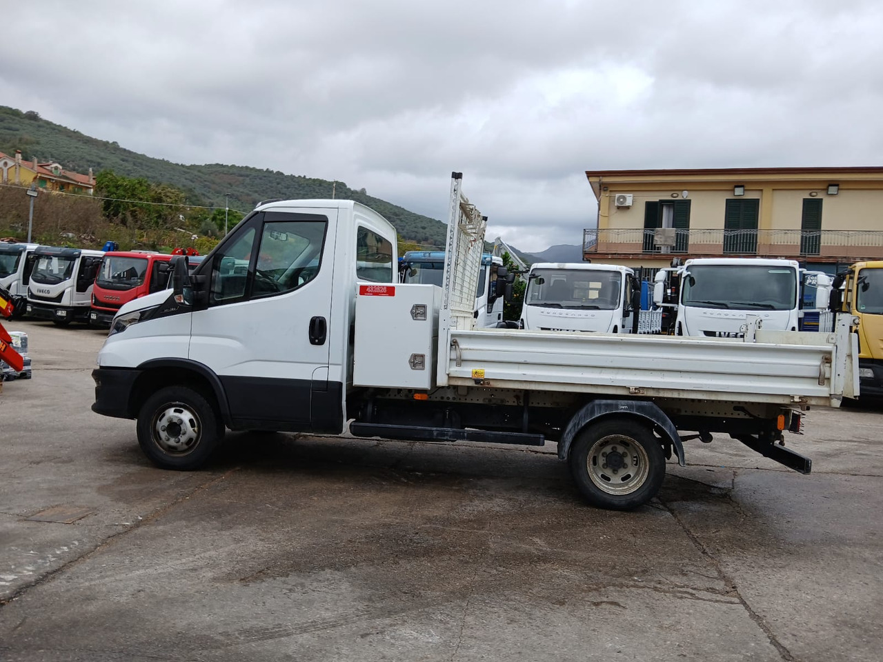 IVECO DAILY 35-120 - Darus autó: 3 kép. IVECO DAILY 35-120 - Darus autó: 3 kép.