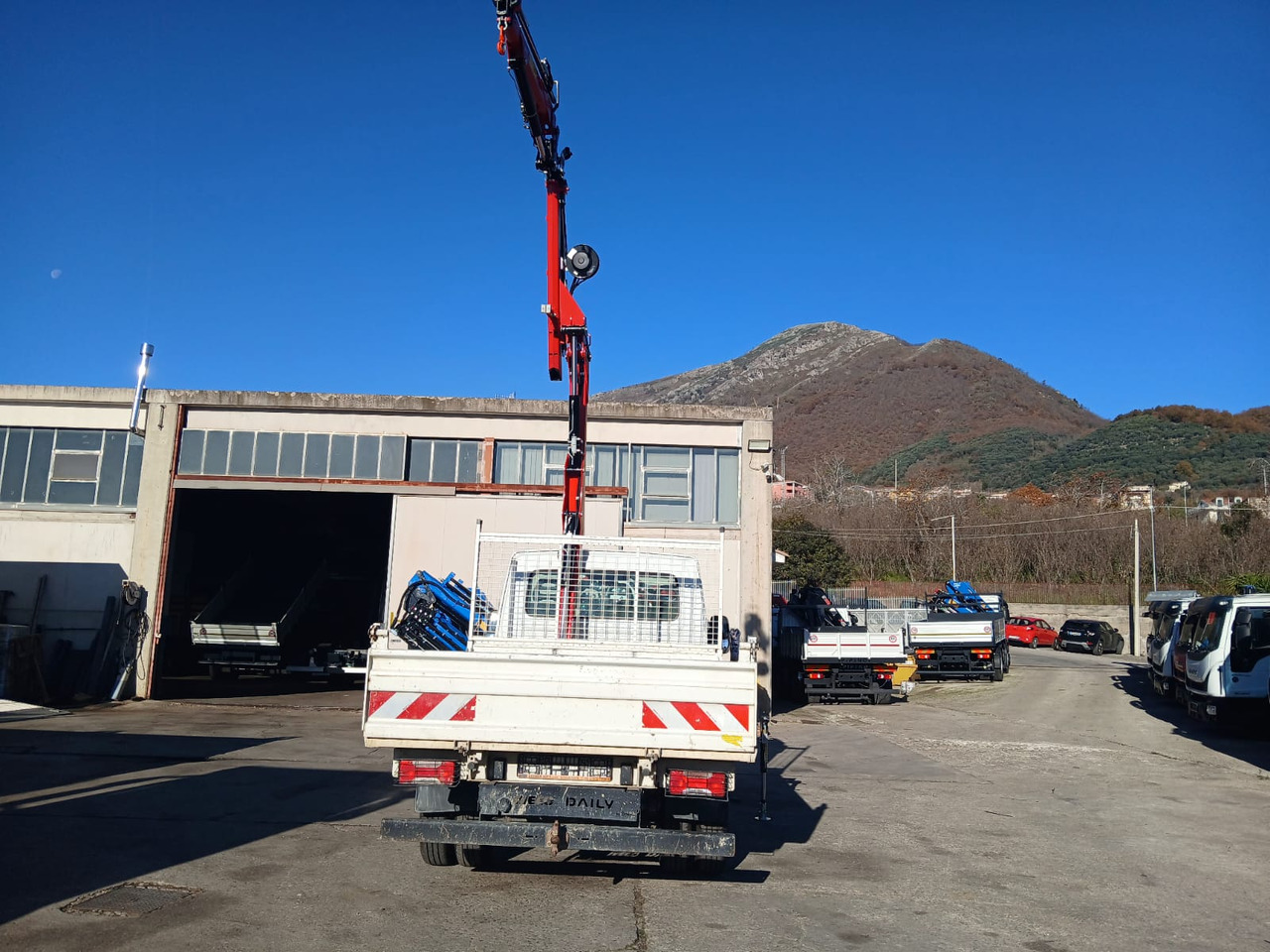 IVECO DAILY 35-120 - Darus autó: 2 kép. IVECO DAILY 35-120 - Darus autó: 2 kép.