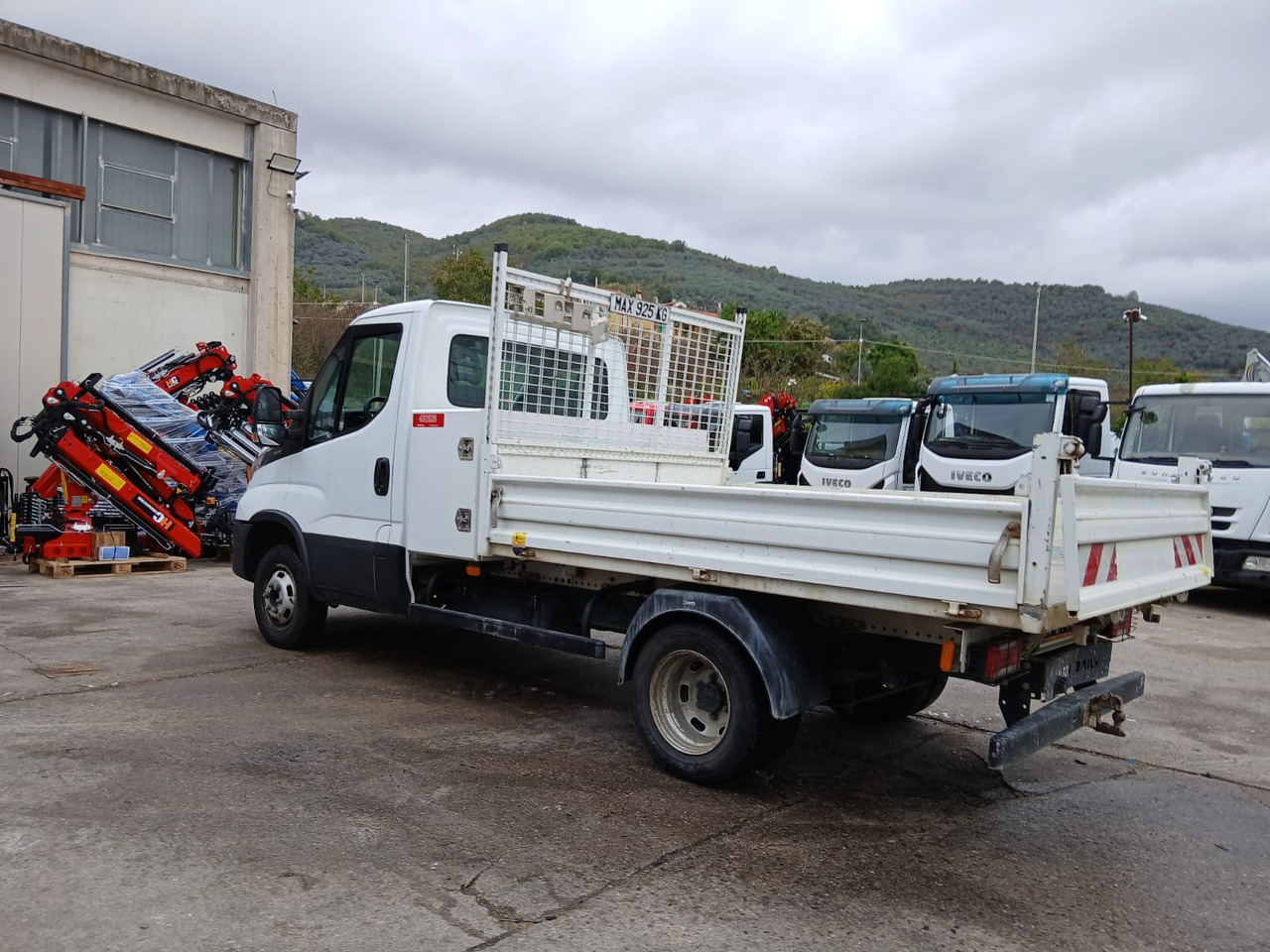 IVECO DAILY 35-120 - Darus autó: 5 kép. IVECO DAILY 35-120 - Darus autó: 5 kép.