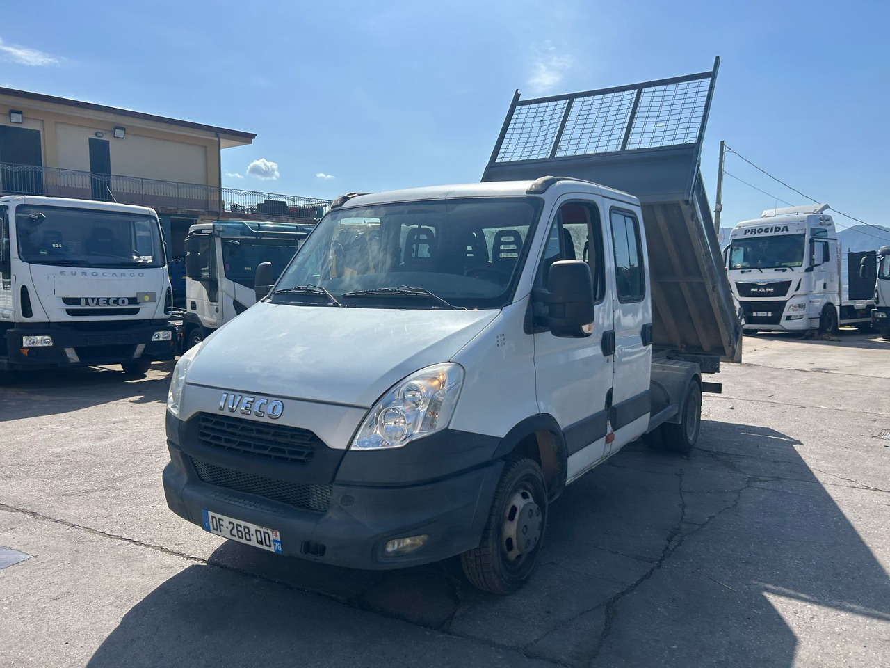 IVECO DAILY 35C13 - Billenőplatós kisteherautó: 1 kép. IVECO DAILY 35C13 - Billenőplatós kisteherautó: 1 kép.
