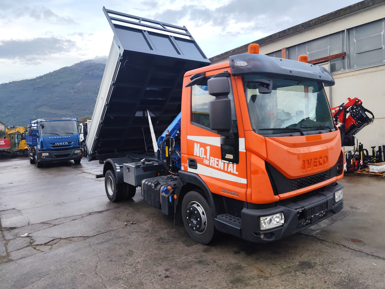 IVECO EUROCARGO 120-90L - Darus autó, Billenőplatós teherautó: 1 kép. IVECO EUROCARGO 120-90L - Darus autó, Billenőplatós teherautó: 1 kép.