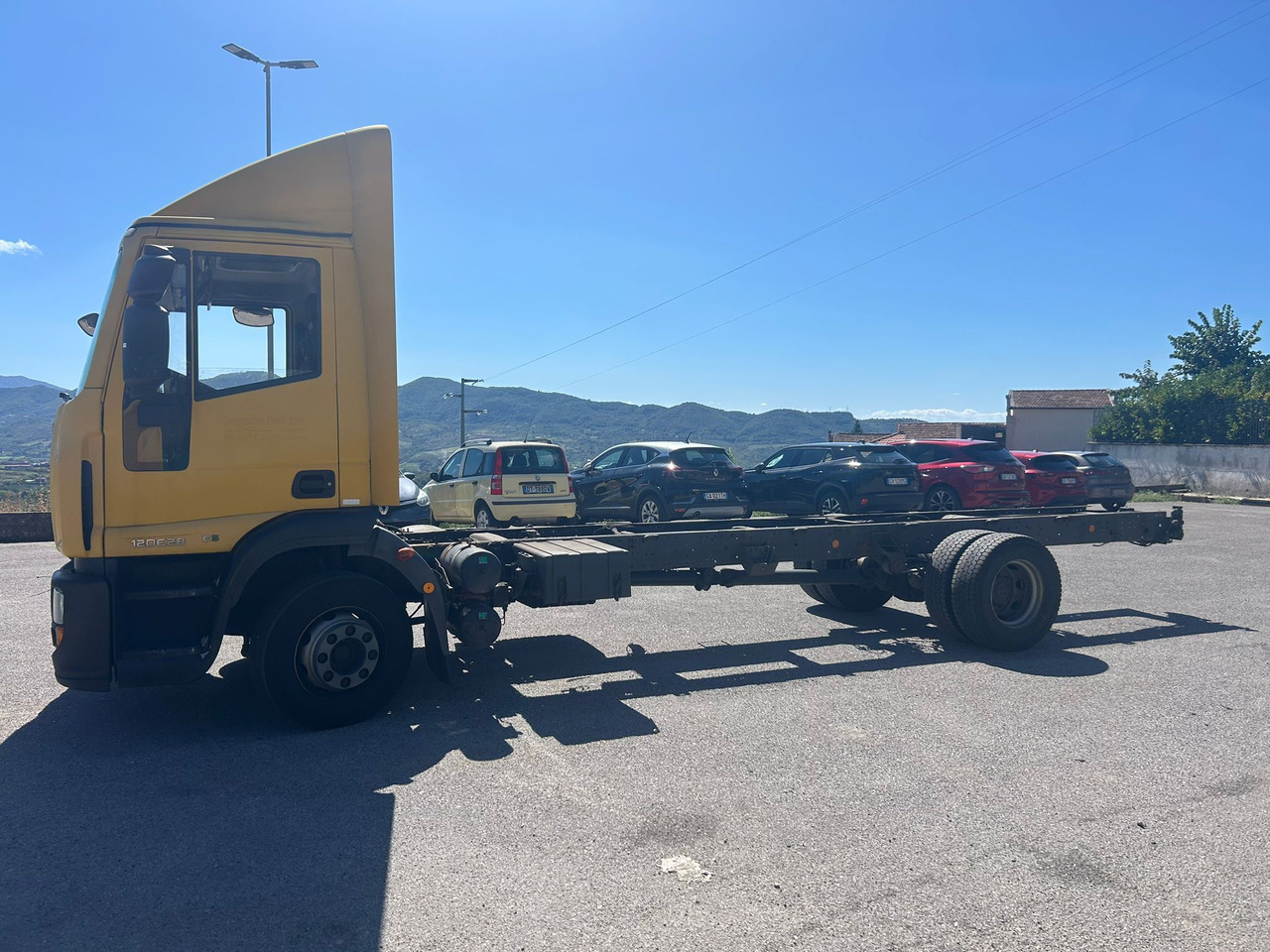 IVECO EUROCARGO 120E28P - Alvaz teherautó: 2 kép. IVECO EUROCARGO 120E28P - Alvaz teherautó: 2 kép.