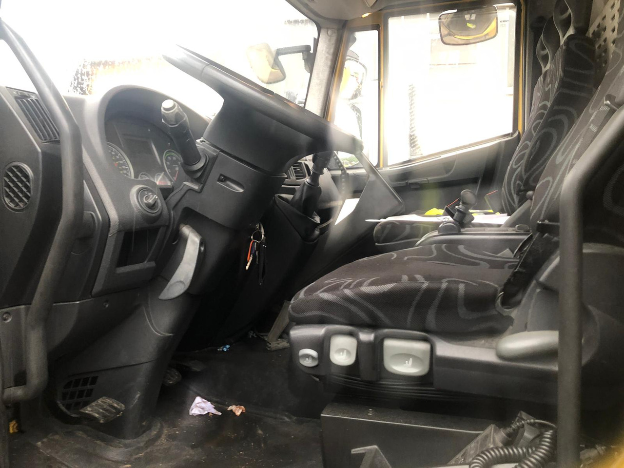 IVECO EUROCARGO 120E28P - Alvaz teherautó: 3 kép. IVECO EUROCARGO 120E28P - Alvaz teherautó: 3 kép.