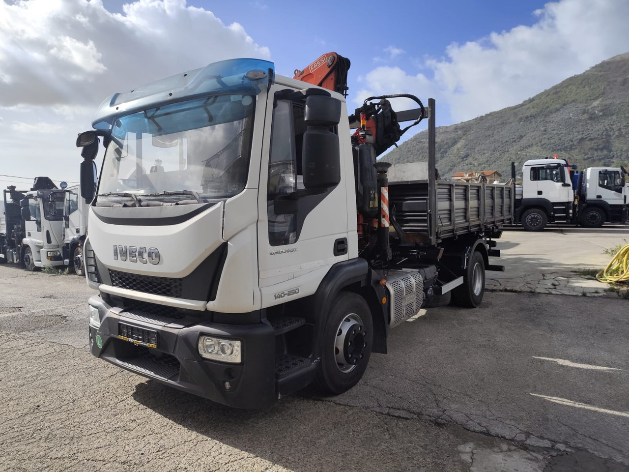 IVECO EUROCARGO 140-250 - Darus autó: 1 kép. IVECO EUROCARGO 140-250 - Darus autó: 1 kép.