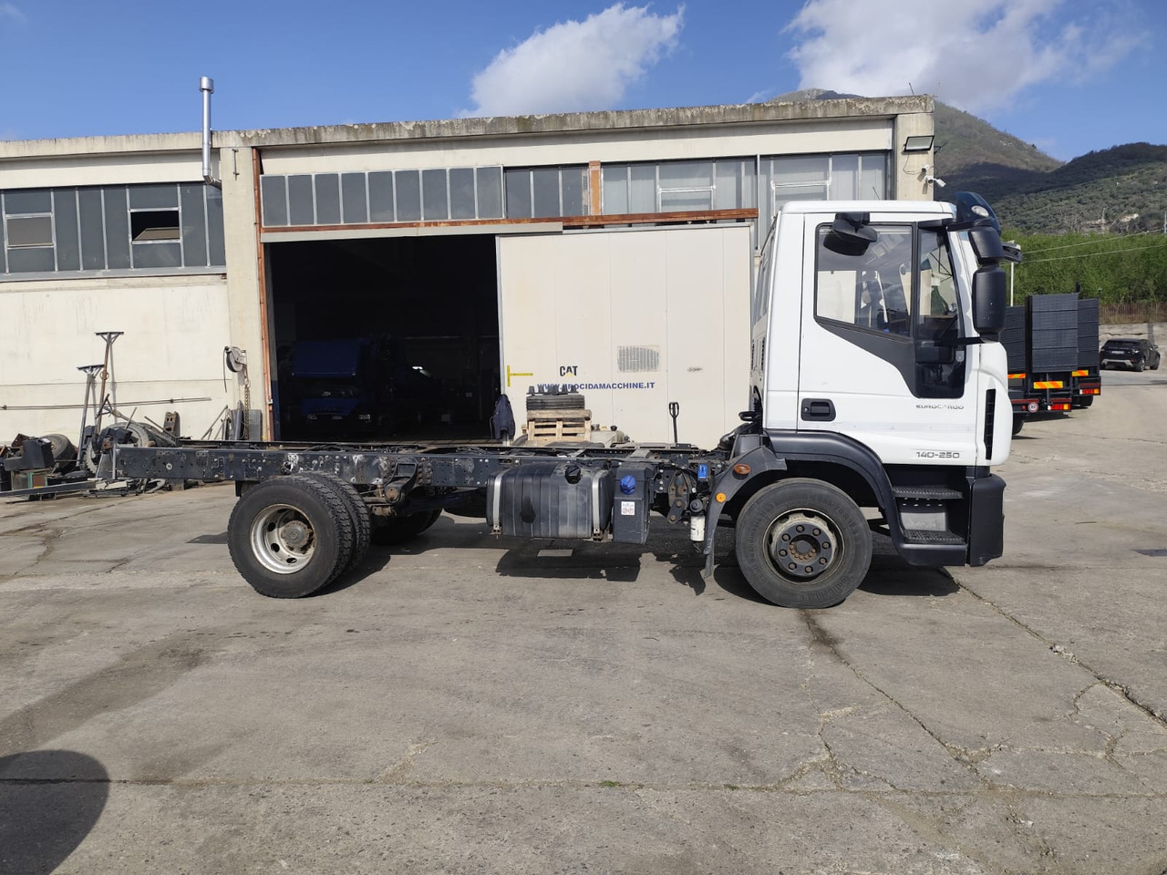 IVECO EUROCARGO 140-250 - Alvaz teherautó: 4 kép. IVECO EUROCARGO 140-250 - Alvaz teherautó: 4 kép.