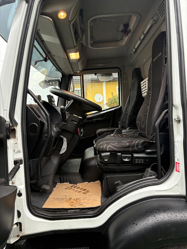 IVECO EUROCARGO 140-250 - Alvaz teherautó: 2 kép. IVECO EUROCARGO 140-250 - Alvaz teherautó: 2 kép.