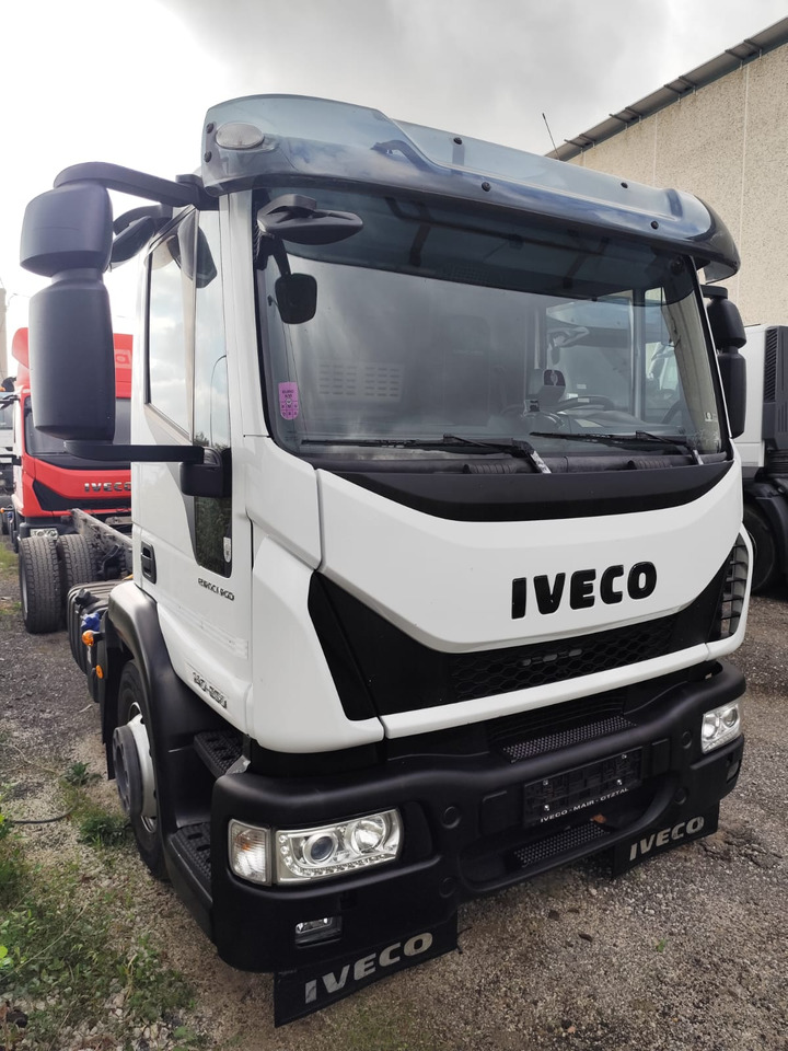 IVECO EUROCARGO 140-250 - Alvaz teherautó: 1 kép. IVECO EUROCARGO 140-250 - Alvaz teherautó: 1 kép.