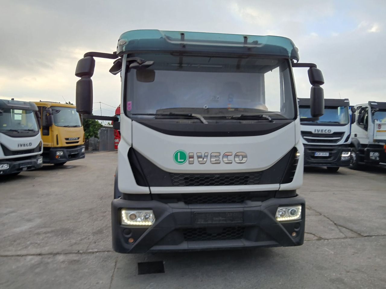 IVECO EUROCARGO 140-250 - Darus autó: 3 kép. IVECO EUROCARGO 140-250 - Darus autó: 3 kép.