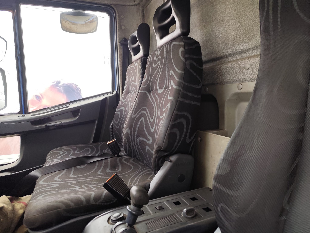 IVECO EUROCARGO 140E25 - Billenőplatós teherautó: 4 kép. IVECO EUROCARGO 140E25 - Billenőplatós teherautó: 4 kép.
