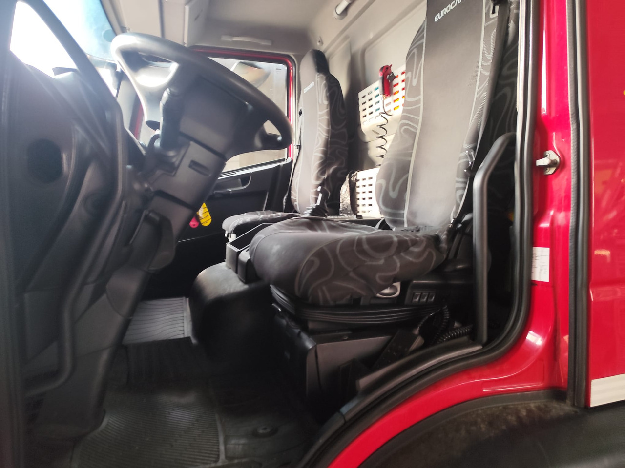IVECO EUROCARGO 150-280 - Alvaz teherautó: 4 kép. IVECO EUROCARGO 150-280 - Alvaz teherautó: 4 kép.