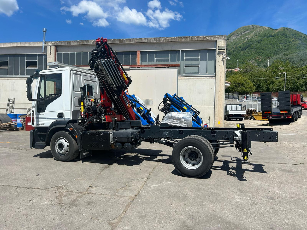 IVECO EUROCARGO 160-250 - Darus autó: 5 kép. IVECO EUROCARGO 160-250 - Darus autó: 5 kép.