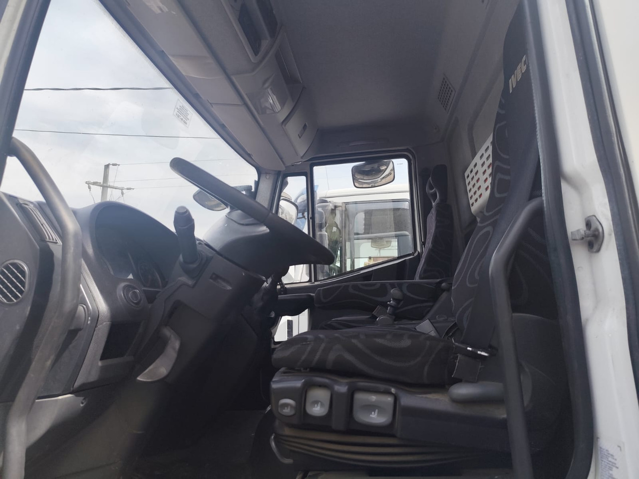 IVECO EUROCARGO 160E25K - Darus autó: 4 kép. IVECO EUROCARGO 160E25K - Darus autó: 4 kép.