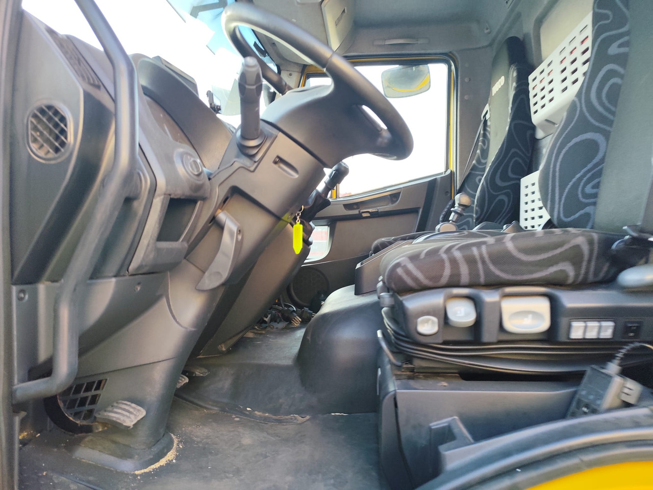 IVECO EUROCARGO 160E30 - Alvaz teherautó: 3 kép. IVECO EUROCARGO 160E30 - Alvaz teherautó: 3 kép.