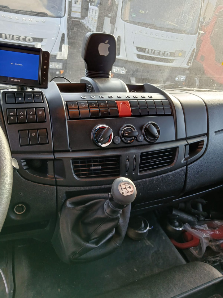 IVECO EUROCARGO 180-320 - Darus autó, Billenőplatós teherautó: 4 kép. IVECO EUROCARGO 180-320 - Darus autó, Billenőplatós teherautó: 4 kép.