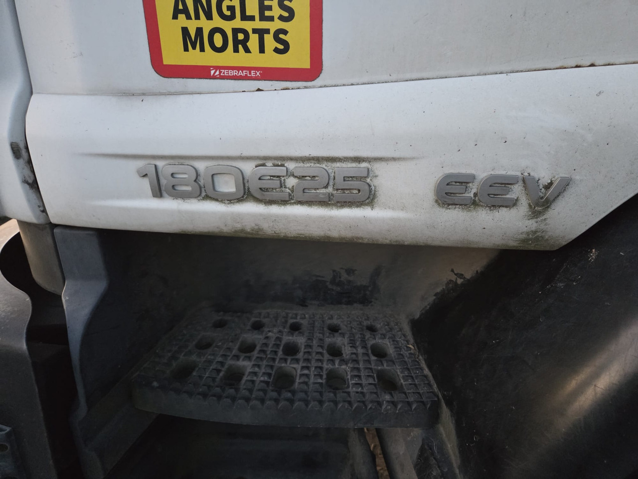 IVECO EUROCARGO 180E25 - Darus autó, Darus autó: 5 kép. IVECO EUROCARGO 180E25 - Darus autó, Darus autó: 5 kép.