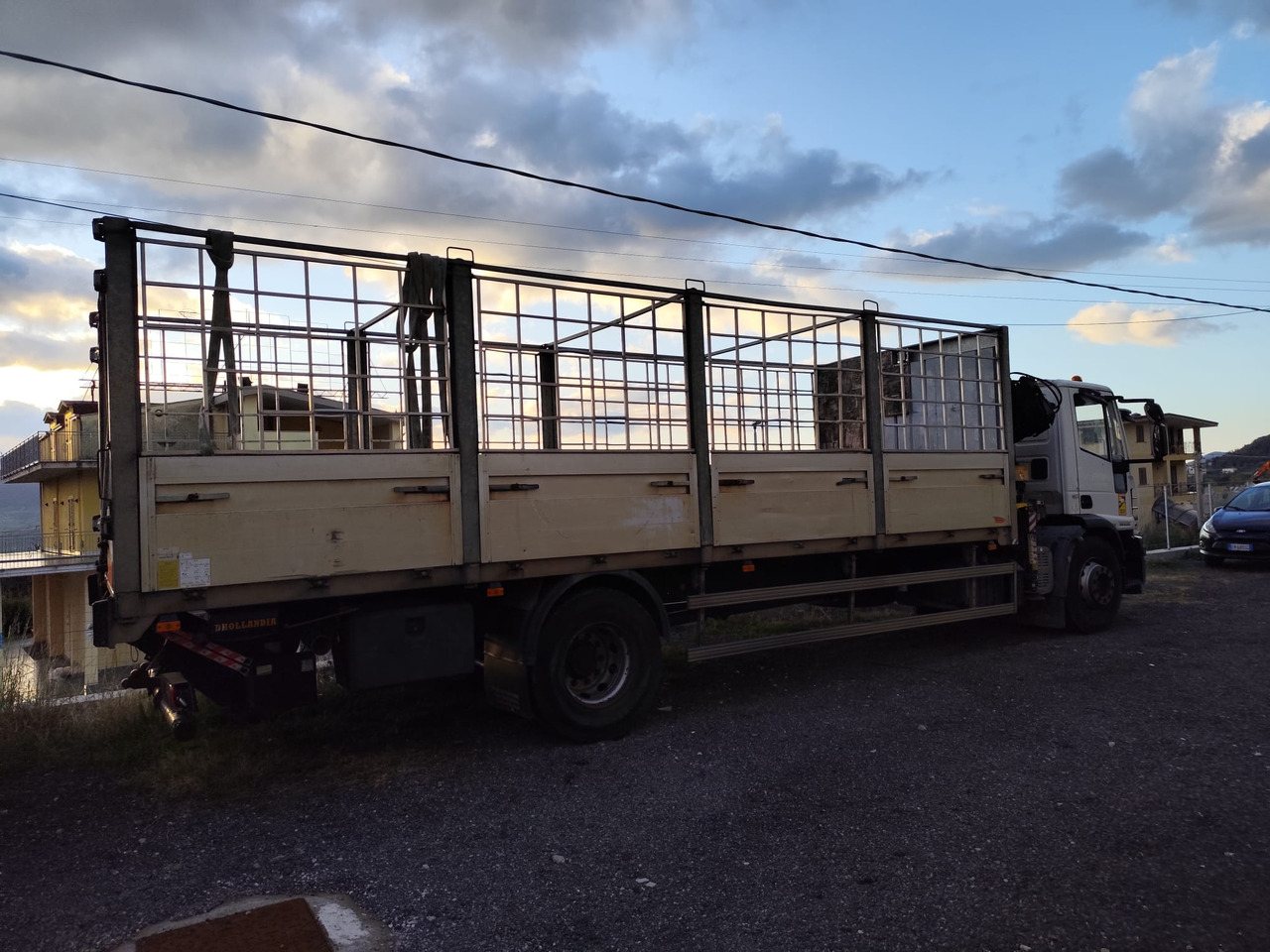 IVECO EUROCARGO 180E25 - Darus autó, Darus autó: 2 kép. IVECO EUROCARGO 180E25 - Darus autó, Darus autó: 2 kép.