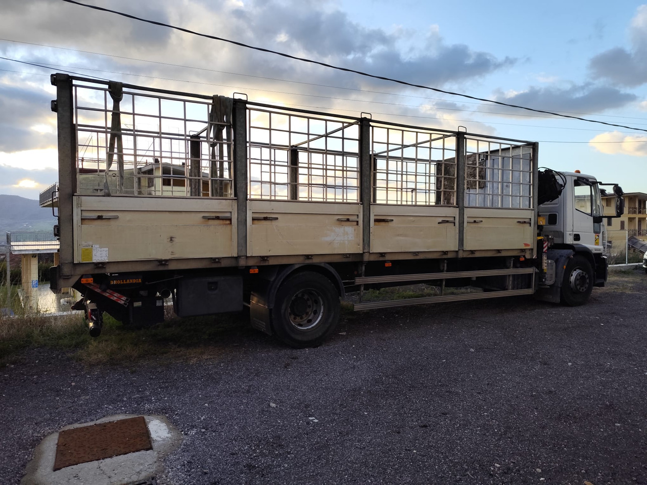 IVECO EUROCARGO 180E25 - Darus autó, Darus autó: 3 kép. IVECO EUROCARGO 180E25 - Darus autó, Darus autó: 3 kép.