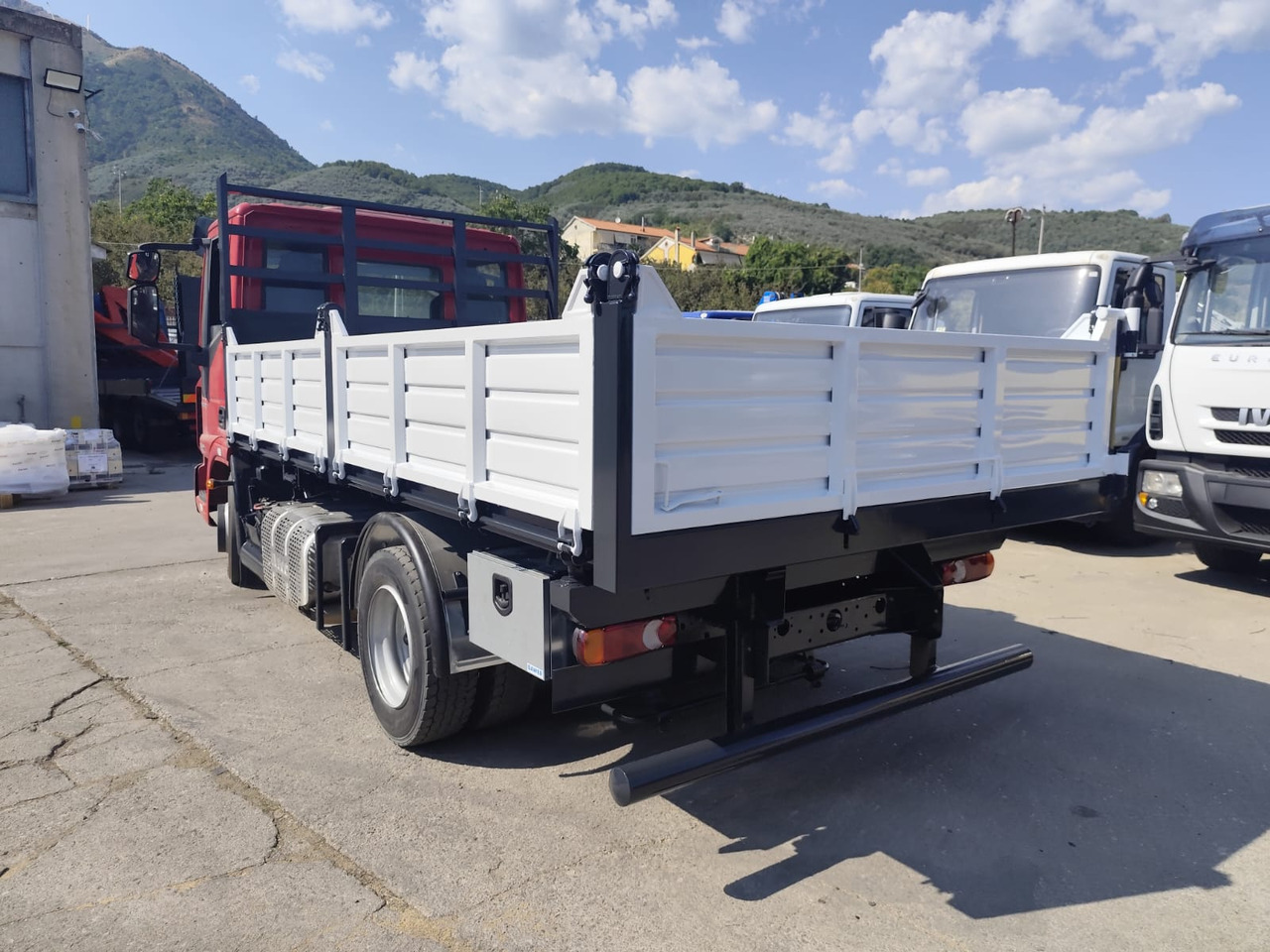 IVECO EUROCARGO 80-190 - Alvaz teherautó: 5 kép. IVECO EUROCARGO 80-190 - Alvaz teherautó: 5 kép.