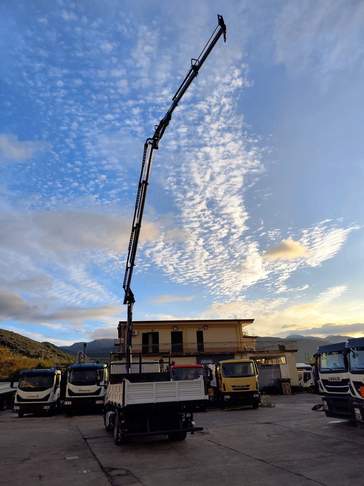 Darus autó, Billenőplatós teherautó IVECO EUROCARGO 80-210: 29 kép.