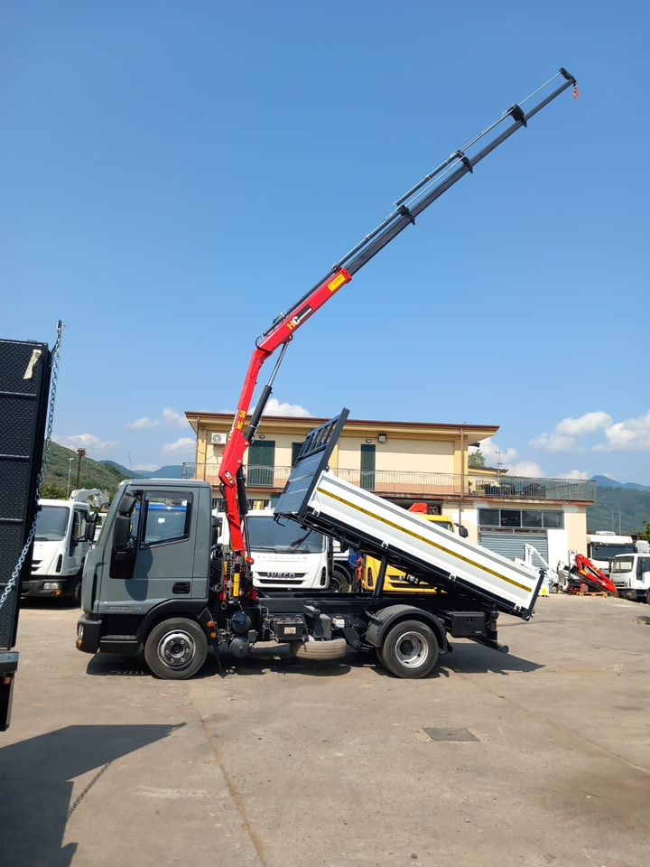 Darus autó, Billenőplatós teherautó IVECO EUROCARGO 80E22: 21 kép. Darus autó, Billenőplatós teherautó IVECO EUROCARGO 80E22: 21 kép.