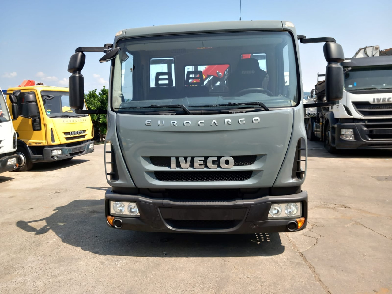 Darus autó, Billenőplatós teherautó IVECO EUROCARGO 80E22: 10 kép. Darus autó, Billenőplatós teherautó IVECO EUROCARGO 80E22: 10 kép.