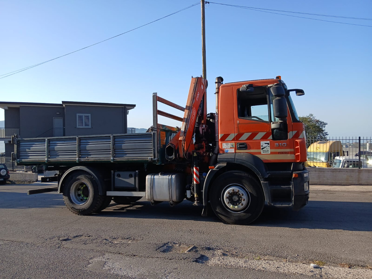 Darus autó, Billenőplatós teherautó IVECO STRALIS 190S31: 20 kép.