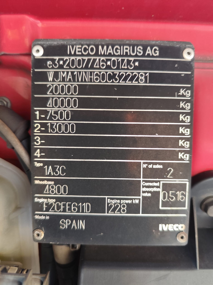 IVECO STRALIS 190S31 - Alvaz teherautó: 2 kép. IVECO STRALIS 190S31 - Alvaz teherautó: 2 kép.