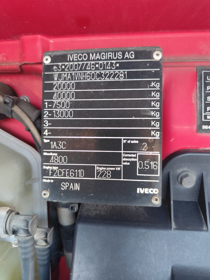IVECO STRALIS 190S31 - Horgos rakodó teherautó: 2 kép. IVECO STRALIS 190S31 - Horgos rakodó teherautó: 2 kép.
