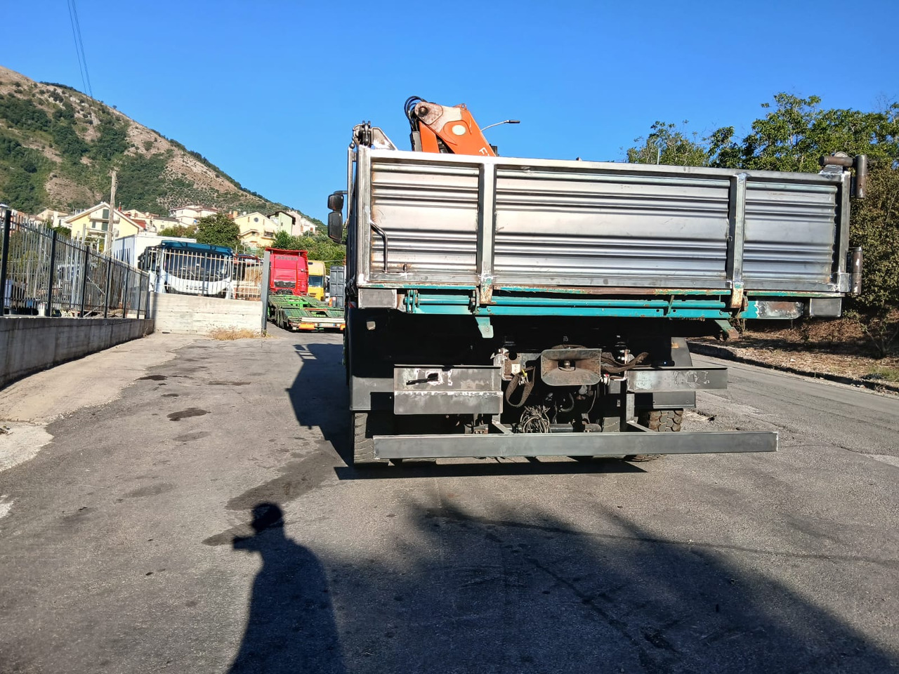 Darus autó, Billenőplatós teherautó IVECO STRALIS 190S31: 7 kép.