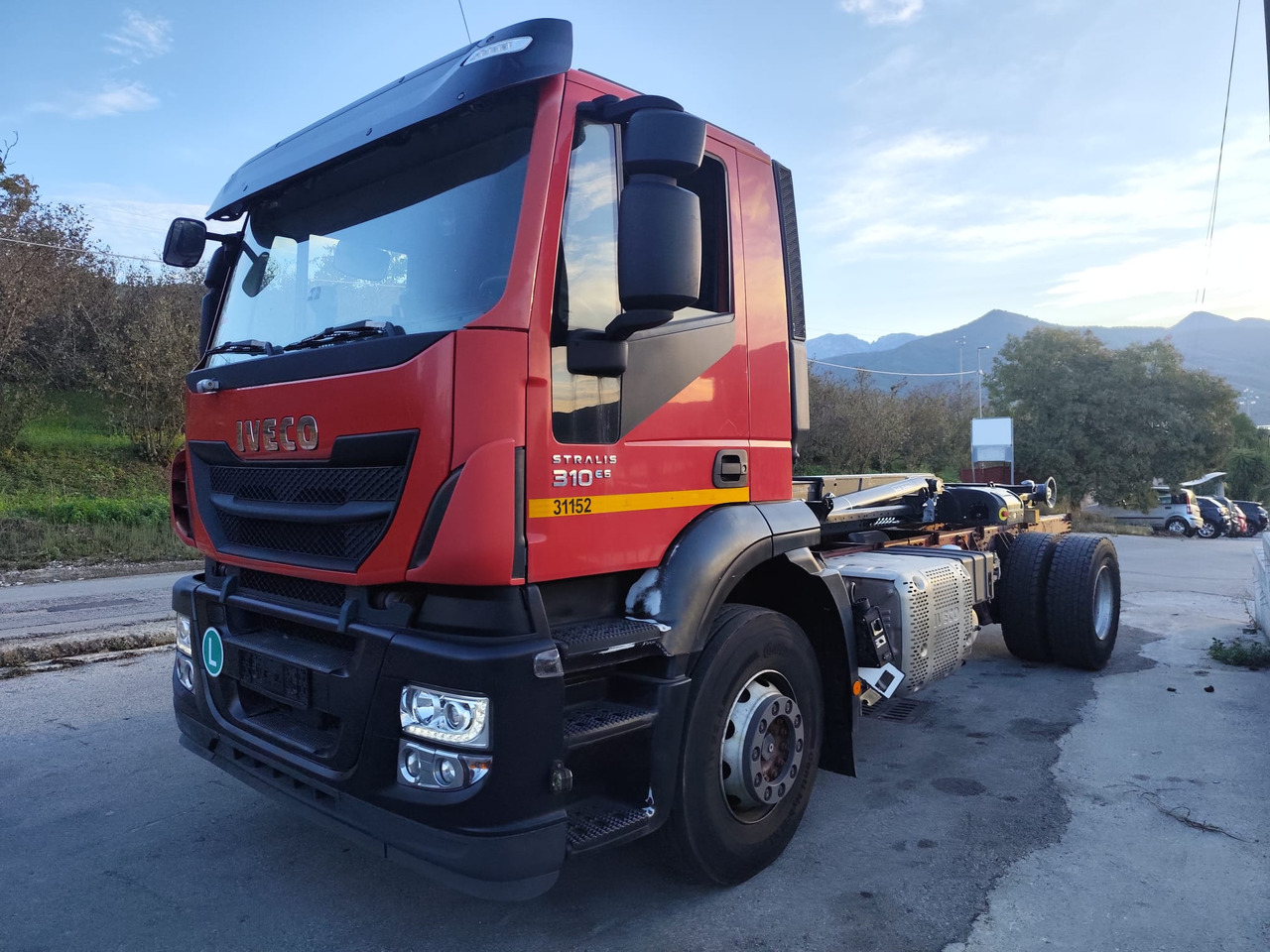 IVECO STRALIS 190S31 - Horgos rakodó teherautó: 1 kép. IVECO STRALIS 190S31 - Horgos rakodó teherautó: 1 kép.