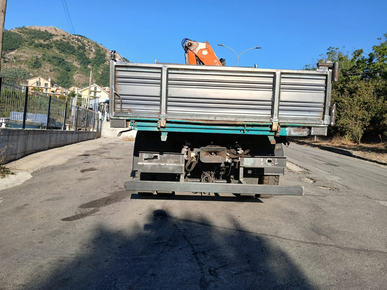 Darus autó, Billenőplatós teherautó IVECO STRALIS 190S31: 8 kép.