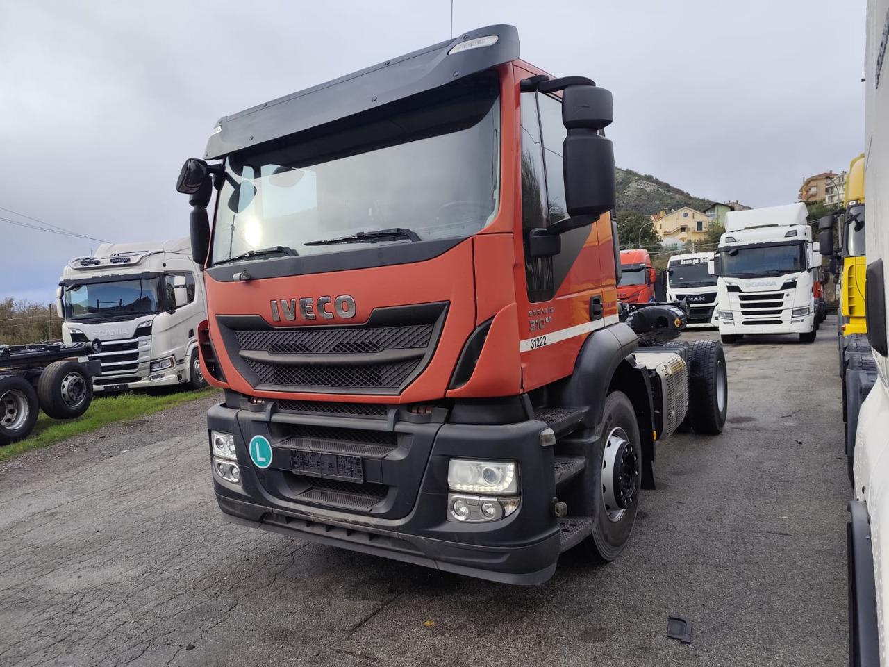 IVECO STRALIS 190S31 - Horgos rakodó teherautó: 1 kép. IVECO STRALIS 190S31 - Horgos rakodó teherautó: 1 kép.